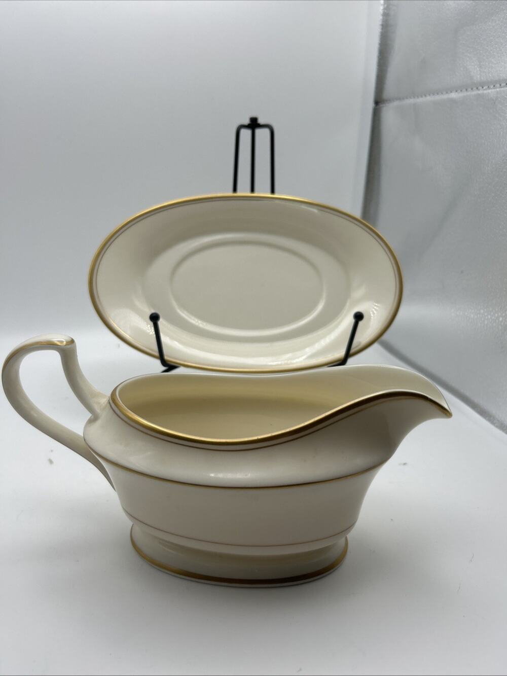 Mikasa Vintage Gravy Boat With Separate Drip Dish.
